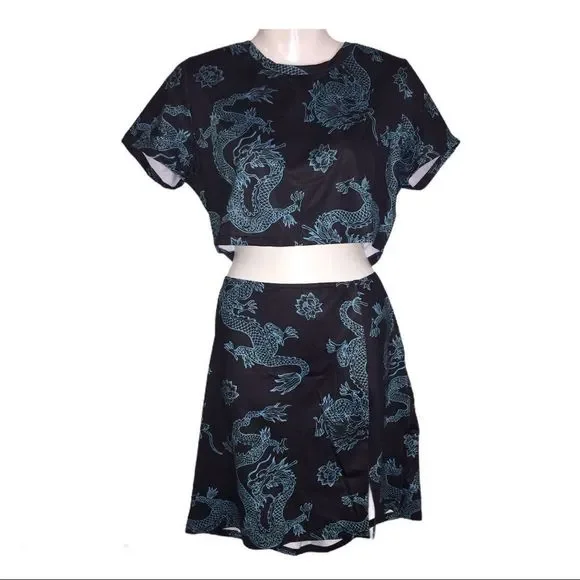 Dragon Print Tee & Side Split Skirt - Picture 2 of 5